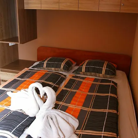 Club 218 Wellness Lakas Apartman